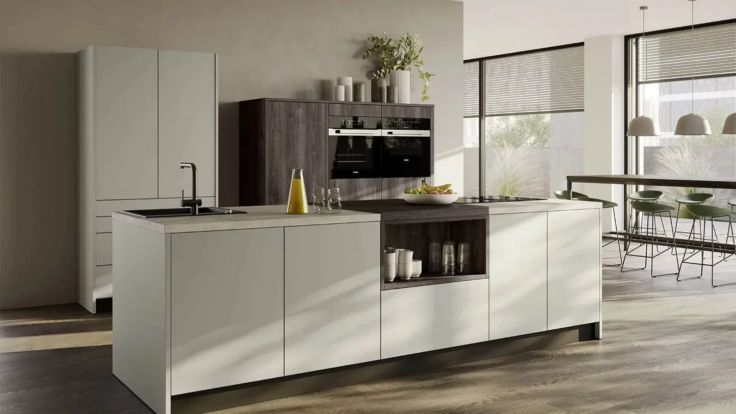 Petrolfarbene Küchenzeile mit Holzelementen